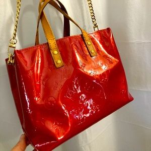 Authentic Louis Vuitton monogram Vernis PM Reade small tote. Cute!